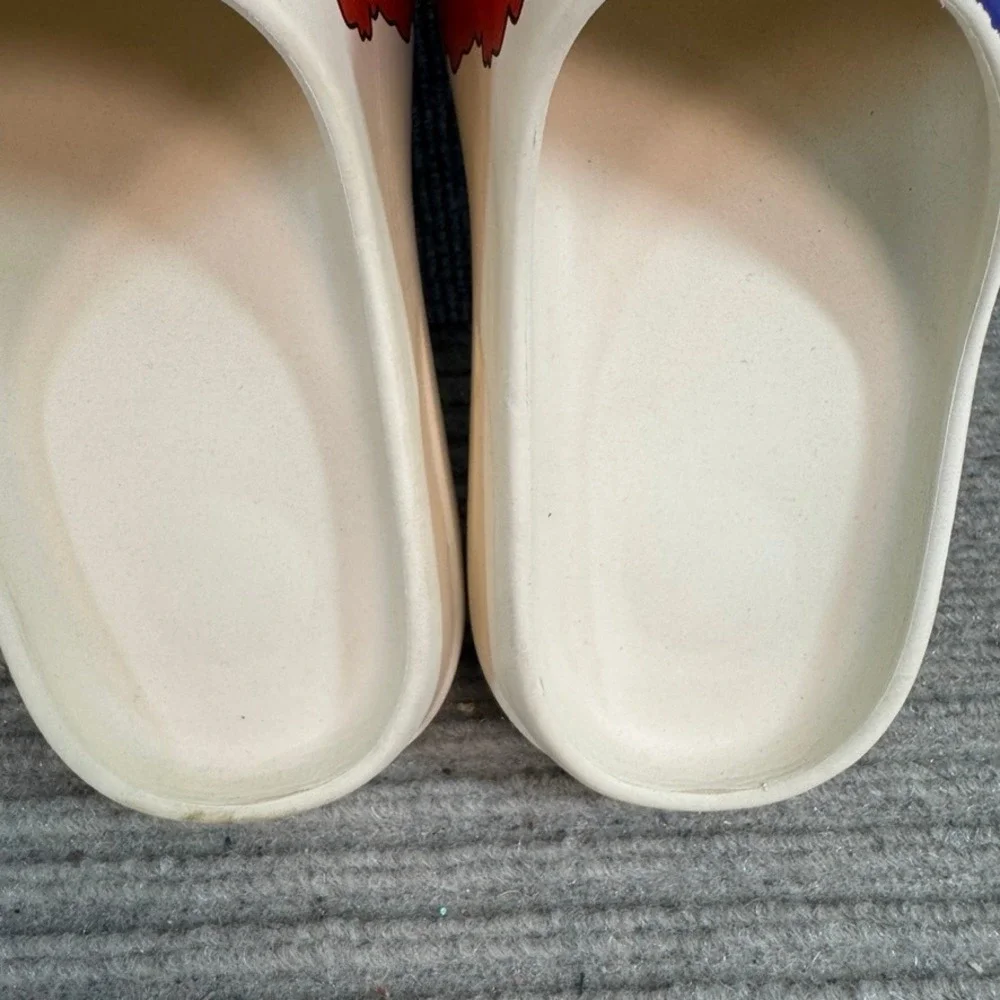 Unbranded Street Art Character Foam Slides Cream Mens Size 42 Casual Sandals